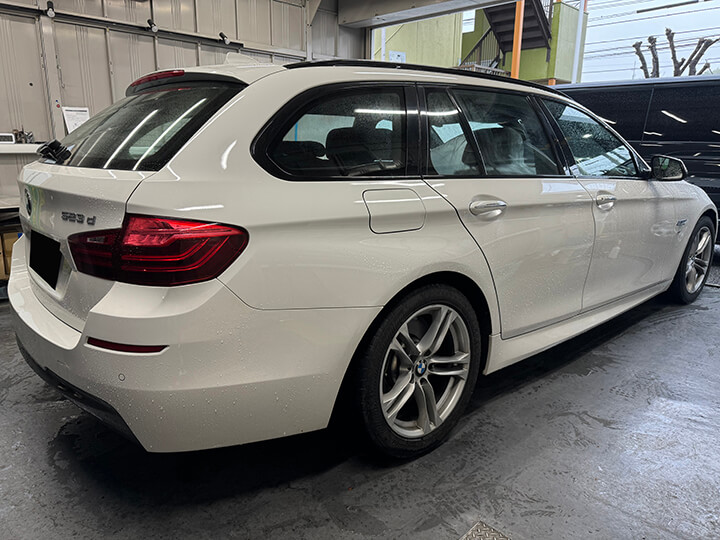 平成27年BMW5シリーズツーリングのカーフィルム施工後の右後ろ
